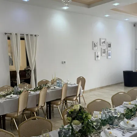 Nostalgia Restaurant & Couette-café 3*