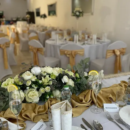 Bed & Breakfast Nostalgia Restaurant &