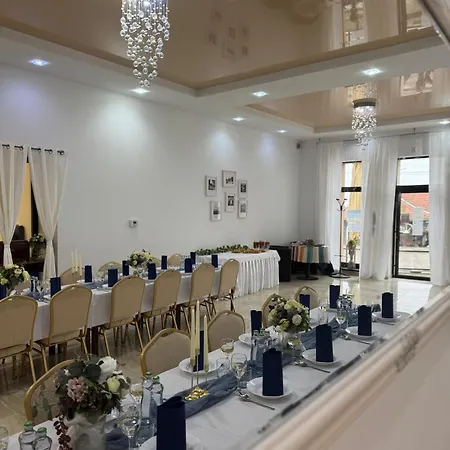 Nostalgia Restaurant & Couette-café 3*