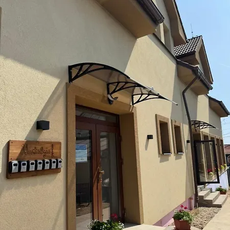 Bed & Breakfast Nostalgia Restaurant &