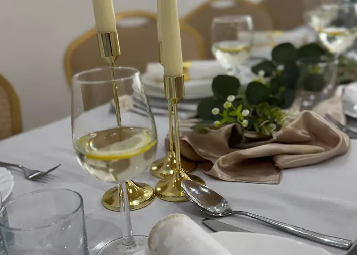 Nostalgia Restaurant & 3*