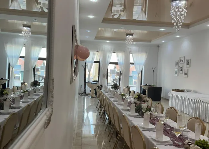 Nostalgia Restaurant & 住宿加早餐酒店 3*